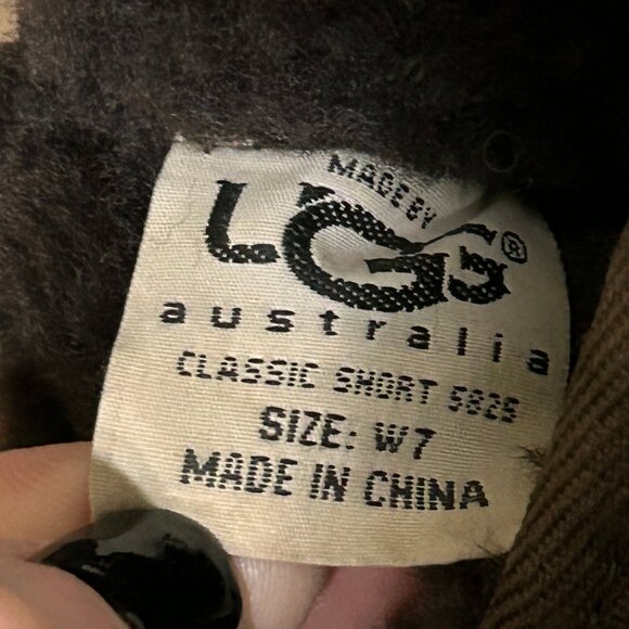 UGG Australia Classic Short 5825 Chocolate Sheepskin Winter Boots US Size 7 - Picture 6 of 8